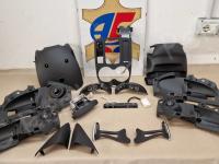 Maserati Quattroporte S – Restauro completo delle plastiche appiccicose - Panoramica del resto delle plastiche. (DOPO)