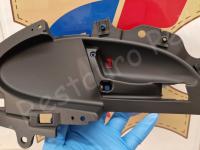 Maserati Quattroporte S – Restauro completo delle plastiche appiccicose - Portiera passeggero anteriore. (DOPO)