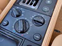 Ferrari F355 – Restauro completo delle plastiche e della pelle >>>>>>>>> - Dettaglio del climatizzatore. (DOPO)