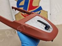 Porsche Boxster S 987 – Restauro completo dell’interno (pelle e plastiche) - La modanatura intorno al cambio automatico. (DOPO)