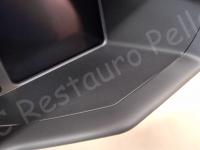 Ferrari 458 Italia Speciale – Restauro delle plastiche appiccicose >>>>>>>>>>>>>> - Dettagli delle modanature di plastica intorno agli strumenti. (DOPO)