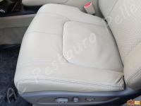 Nissan Murano  - anno 2009 - Pulizia interno in pelle e restauro pomello cambio - Particolare della seduta del sedile guida. (DOPO)