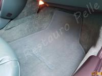 Porsche 911 Carrera 4 (996) - anno 1999 - Restauro completo dell’interno in pelle e della radica - Particolare zona piedi lato passeggero. (DOPO)