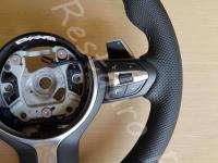 BMW serie 3 M-sport (F30) - anno 2014 - Rivestimento volante in vera pelle - Dettaglio impugnatura destra. (DOPO)