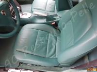 Porsche 911 Carrera 4 (996) - anno 1999 - Restauro completo dell’interno in pelle e della radica - Particolare del sedile di guida. (DOPO)