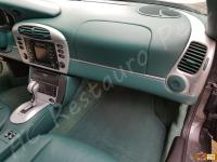 Porsche 911 Carrera 4 (996) - anno 1999 - Restauro completo dell’interno in pelle e della radica - Panoramica della plancia lato passeggero. (DOPO)