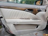 Mercedes classe E 320CDI (W211) - anno 2006 - Restauro completo interno in pelle  - Pannello porta lato guida. (DOPO)
