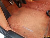 Porsche Boxster (987) - anno 2007 - Pulizia interno in pelle e restauro plastiche - Particolare della zona piedi lato guida. (PRIMA)