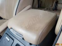 Range Rover Vogue TDV8 (L322) - anno 2008 - Restauro completo dell’interno in pelle e delle plastiche  - Il bracciolo centrale. (PRIMA)