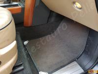 Range Rover Vogue TDV8 (L322) - anno 2008 - Restauro completo dell’interno in pelle e delle plastiche  - Zona piedi lato passeggero. (PRIMA)