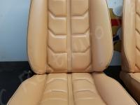 Ferrari 308 GTSi quattrovalvole - anno 1984 - Restauro di sedili e volante e pulizia dell’interno - Panoramica del sedile passeggero. (PRIMA)
