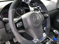 Opel Corsa OPC - anno 2008 - Rivestimento e personalizzazione volante in pelle e alcantara - Il volante montato e l'auto del nostro cliente. (PRIMA)