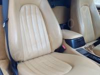 Maserati 4200GT Spyder CambioCorsa - anno 2003 - Restauro completo dell’interno - Panoramica del sedile passeggero. (PRIMA)