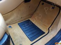 Maserati 4200GT Spyder CambioCorsa - anno 2003 - Restauro completo dell’interno - Zona piedi lato passeggero. (PRIMA)