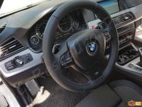 BMW 530d (F10) M-sport - Rivestimento e personalizzazione volante - Il volante montato e l'auto. (PRIMA)