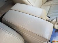 BMW 335d E92 - anno 2010 - Restauro sedili, volante e lavaggio abitacolo. - Il bracciolo centrale. (PRIMA)