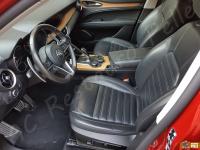 Alfa Romeo Stelvio 2000 turbo Q4 - anno 2017 - Pulizia e trattamento dell’interno in pelle - Panoramica dell'abitacolo lato guida. (PRIMA)