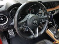 Alfa Romeo Stelvio 2000 turbo Q4 - anno 2017 - Pulizia e trattamento dell’interno in pelle - Panoramica del cockpit. (PRIMA)