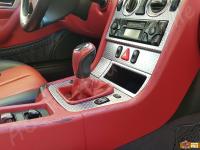 Mercedes Benz SLK 200 Kompressor - anno 2002 - Restauro completo degli interni - Parte destra della parte bassa della console centrale. (PRIMA)