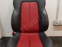 Mercedes Benz SLK 200 Kompressor - anno 2002 - Restauro completo degli interni - Il sedile di guida nel nostro laboratorio. (PRIMA)