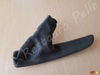BMW serie 1 (E87) - anno 2008 – Rivestimento volante, pomelli e cuffie in vera pelle con personalizzazioni - Cuffia del freno a mano. (PRIMA)