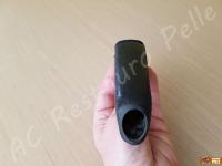 BMW serie 1 (E87) - anno 2008 – Rivestimento volante, pomelli e cuffie in vera pelle con personalizzazioni - Visione frontale del pomello del freno a mano. (PRIMA)