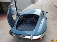 Jaguar E-Type 4.2 coupè 2° serie - anno 1969 - Restauro completo degli interni - Panoramica posteriore e dettaglio del battitacco lato passeggero. (-)