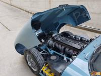 Jaguar E-Type 4.2 coupè 2° serie - anno 1969 - Restauro completo degli interni - Il vano motore aperto e AC Restauro Pelle. (PRIMA)