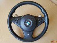 BMW M6 (E63) - anno 2006 - Rivestimento in vera pelle del volante >>> - Panoramica del volante. (PRIMA)