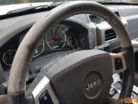 Jeep Cherokee (KK) - anno 2010 - Restauro del volante e del sedile guida - Particolare della parte superiore della corona. (PRIMA)