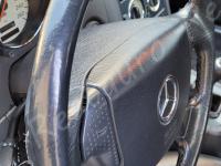 Mercedes SLK (R170) 200 kompressor - anno 1999 - Restauro completo degli interni - Particolare della corona del volante. (PRIMA)
