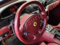 Ferrari 599 GTB - Lavaggio completo dell’interno con trattamento ammorbidente - Panoramica del volante. (PRIMA)