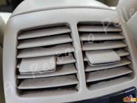 Mercedes classe E 320CDI (W211) - anno 2006 - Restauro completo interno in pelle  - Bocchette di ventilazione posteriori. (PRIMA)