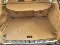 Porsche Cayenne 2012 - Lavaggio completo dell’interno in pelle e della moquette - Panoramica bagagliaio. (PRIMA)