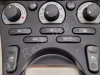 Maserati 4200GT – Restauro dei pulsanti soft touch retroilluminati >>>> - Panoramica del climatizzatore e dei comandi accessori. (PRIMA)