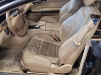 Mercedes CL63 AMG – Lavaggio e igienizzazione di tutto l'abitacolo e restauro pulsanti appiccicosi - Panoramica dell'abitacolo lato guida. (PRIMA)