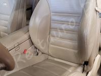 Mercedes CL63 AMG – Lavaggio e igienizzazione di tutto l'abitacolo e restauro pulsanti appiccicosi - Panoramica sedile di guida. (PRIMA)