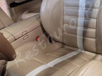 Mercedes CL63 AMG – Lavaggio e igienizzazione di tutto l'abitacolo e restauro pulsanti appiccicosi - Lavaggio comparativo 50/50 Pulito/Sporco sedile guida. (PRIMA)