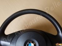 BMW serie 1 (E87) - anno 2006 -  Rivestimento volante in vera pelle con personalizzazione - Dettaglio della parte alta della corona. (PRIMA)