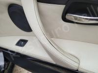 BMW 330 cabrio Individual - Restauro completo dell’interno  >>>>> - Particolare maniglia pannello porta passeggero. (PRIMA)