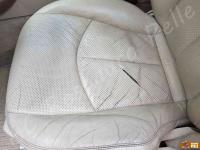 Mercedes classe E 320CDI (W211) - anno 2006 - Restauro completo interno in pelle  - Particolare della seduta lato guida.  (PRIMA)