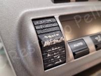 Porsche 911 -997- Restauro dei pulsanti climatizzatore automatico >>> - Dettaglio dei pulsanti. (PRIMA)