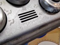 Alfa Romeo 8C Competizione - Restauro delle plastiche appiccicose >>> - Dettagli del climatizzatore. (PRIMA)