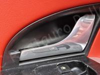Maserati Granturismo 4.2 – Restauro completo delle plastiche abitacolo >>>>> - Maniglia apriporta con modanatura. (PRIMA)