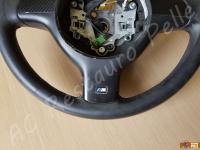 BMW serie 3 Msport (E46) - anno 2003 – Rivestimento volante in vera pelle con personalizzazione - Particolare della parte bassa della corona. (PRIMA)