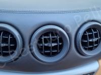 Ferrari 360 Modena – Restauro plastiche e pulizia interno >>>>>>>>>>> - Le bocchette aria centrali. (PRIMA)