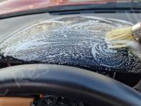 Ferrari 360 Modena – Restauro plastiche e pulizia interno >>>>>>>>>>> - Il lavaggio degli interni in pelle. (DURANTE)