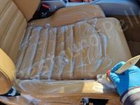 Ferrari 360 Modena – Restauro plastiche e pulizia interno >>>>>>>>>>> - Il lavaggio degli interni in pelle. (DURANTE)