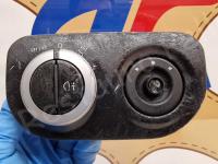 Ferrari 599 GTB “Tailor Made” – Restauro completo delle plastiche >>> - La plancetta di accensione luci. Il comando degli alzacristalli era rotto ed è stato sostituito. (PRIMA)