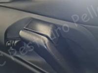 Ferrari F355 – Restauro completo degli interni (pelle e plastiche) >>>>>>> - Dettaglio delle maniglie apriporta. (PRIMA)